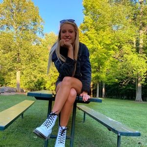 Meet your Posher, Ella